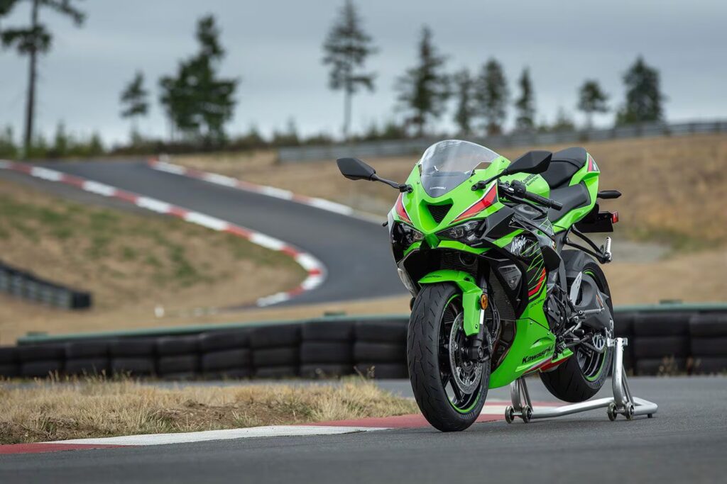 Kawasaki Ninja ZX-6R photo 4 Iron Rent Bali