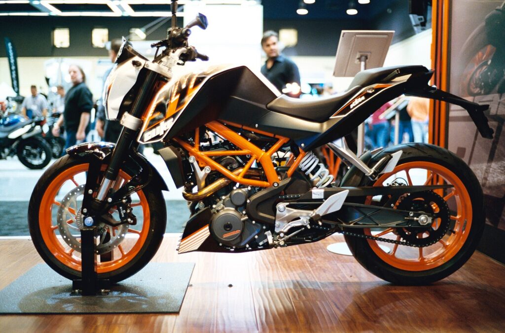 KTM Duke 390 White rental Bali