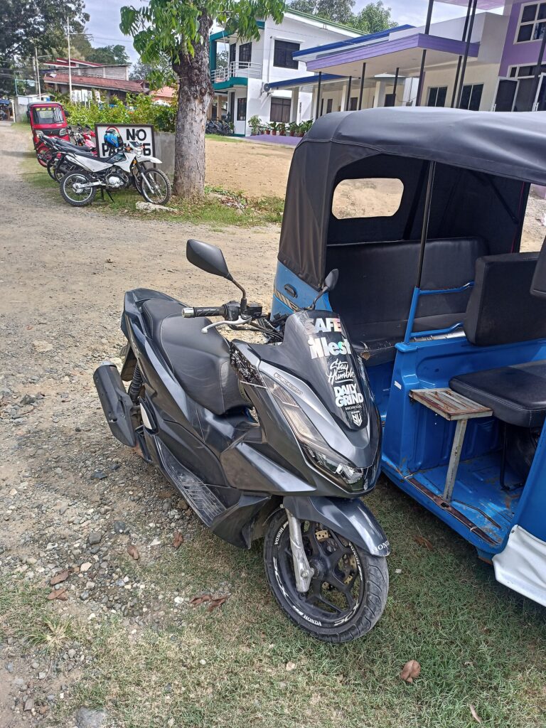Honda PCX 160 Black rental Bali