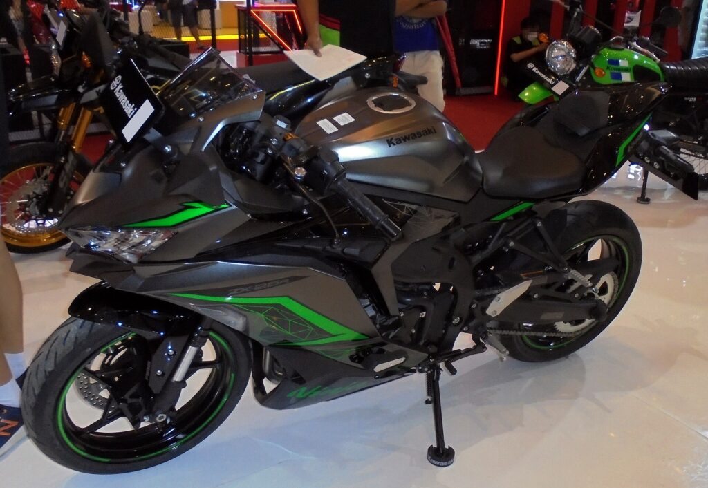 Kawasaki Ninja ZX-25R SE Gray rental Bali