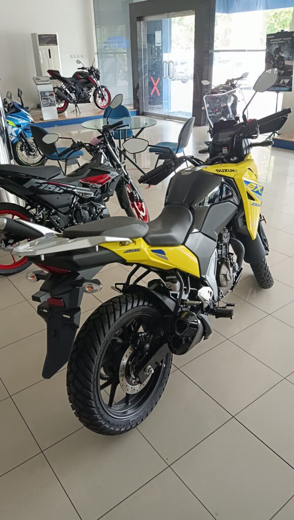 Suzuki V-Strom 250 Yellow photo 3 Iron Rent Bali
