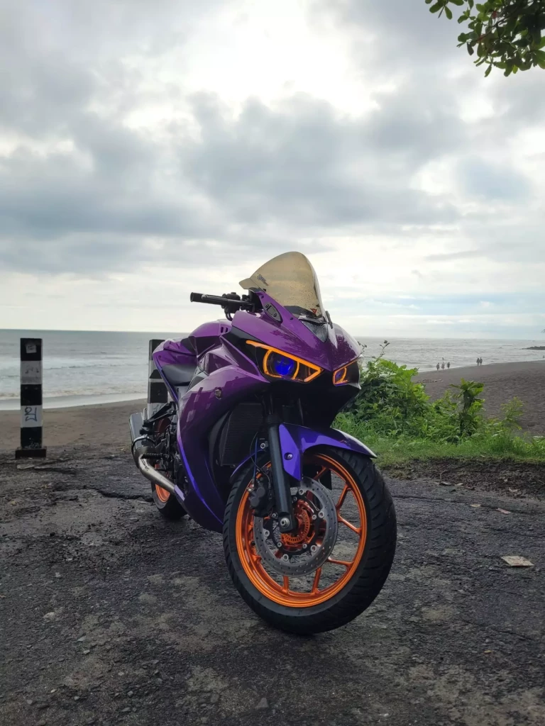 Yamaha YZF-R25 Purple photo 2 Iron Rent Bali
