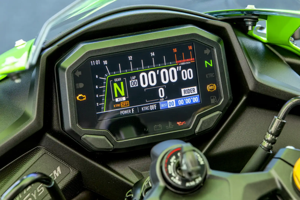 Kawasaki Ninja ZX-4RR photo 2 Iron Rent Bali