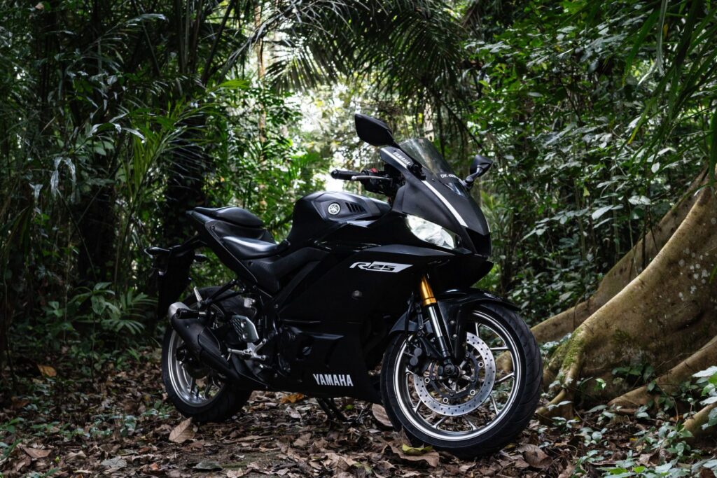 Yamaha YZF-R25 Black rental Bali