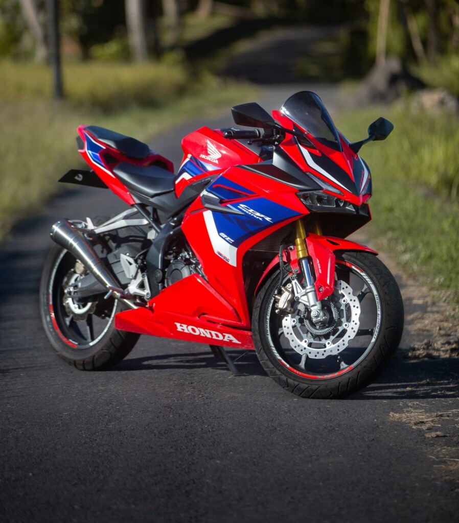 Honda CBR250RR RED-BLUE Iron Rent Bali