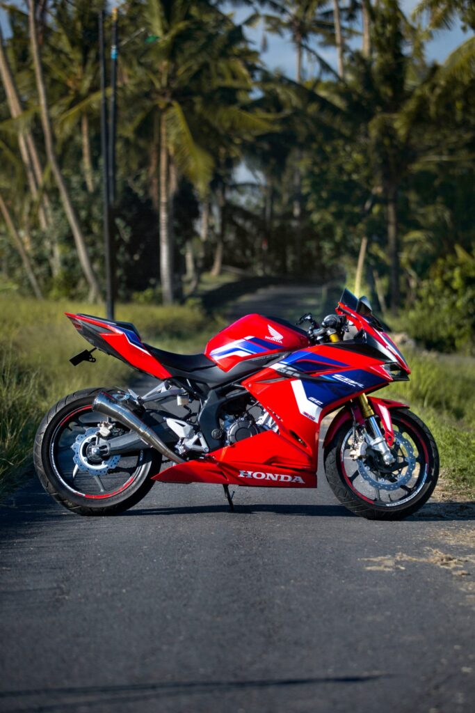 Honda CBR250RR Yellow photo 2 Iron Rent Bali