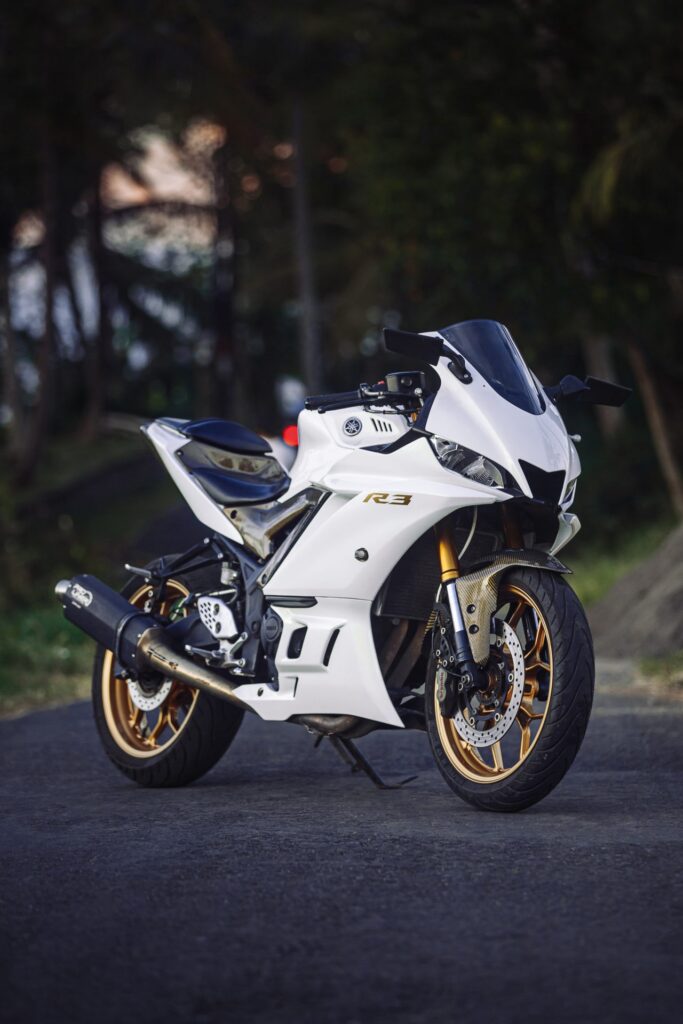 Yamaha YZF-R3 White photo 4 Iron Rent Bali