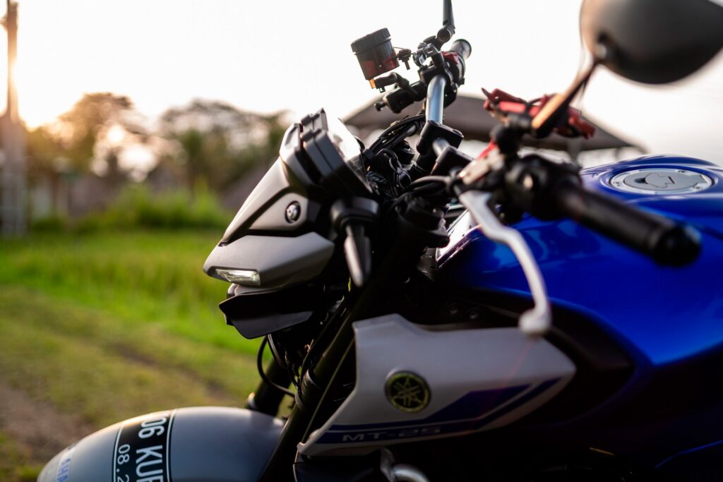 Yamaha MT-25 White photo 6 Iron Rent Bali