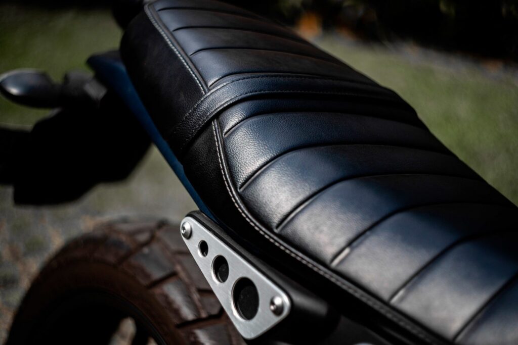 Yamaha XSR 155 Blue photo 5 Iron Rent Bali
