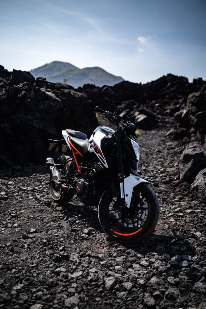 KTM Duke 250 White rental Bali