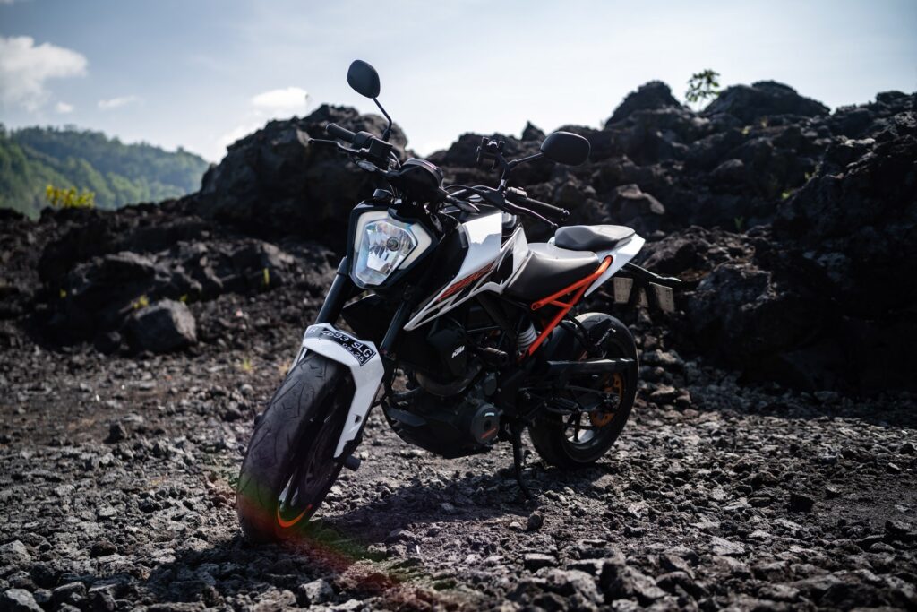 KTM Duke 250 White photo 6 Iron Rent Bali