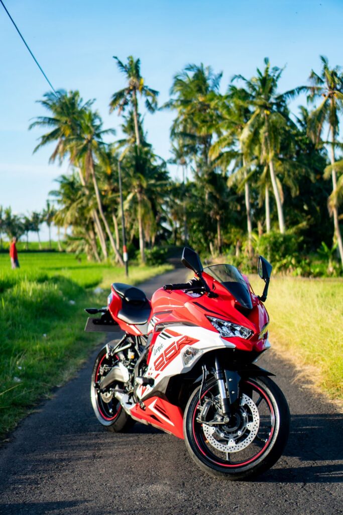 Kawasaki Ninja ZX-25R SE Red photo 3 Iron Rent Bali