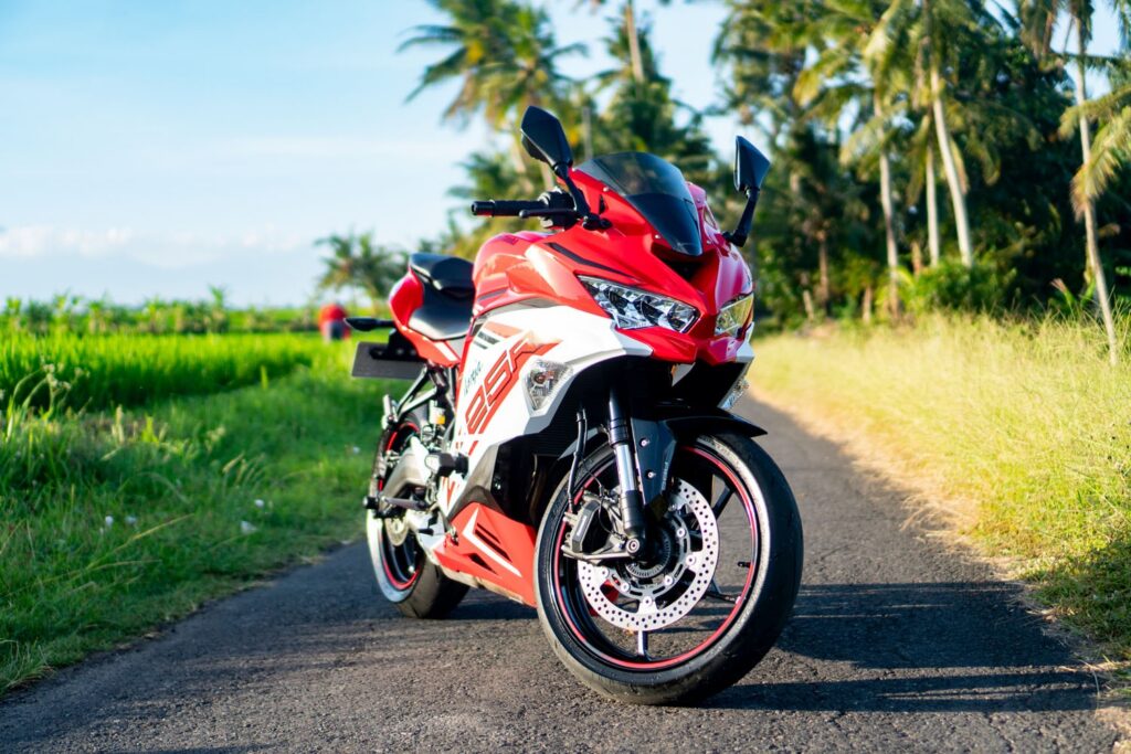Kawasaki Ninja ZX-25R SE Red photo 4 Iron Rent Bali