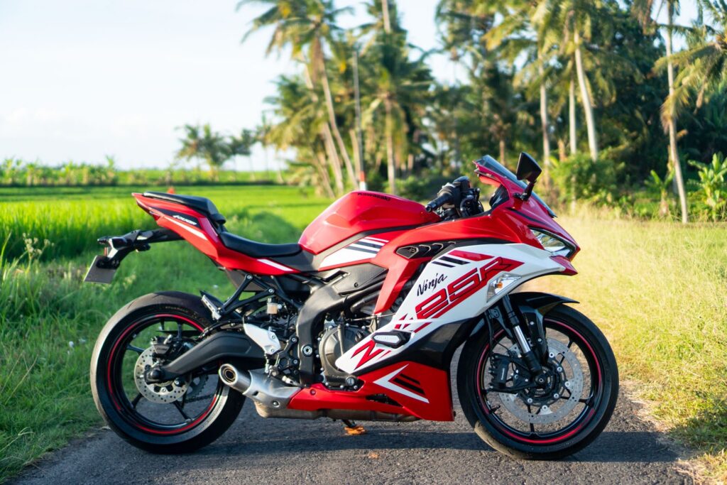 Kawasaki Ninja ZX-25R SE Red photo 2 Iron Rent Bali