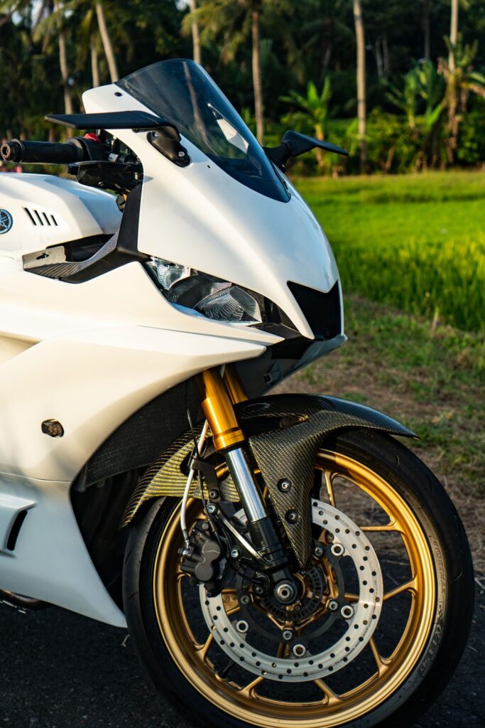 Yamaha YZF-R3 White photo 8 Iron Rent Bali
