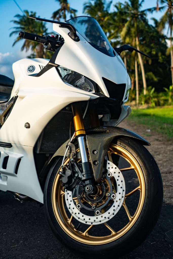 Yamaha YZF-R3 White photo 7 Iron Rent Bali