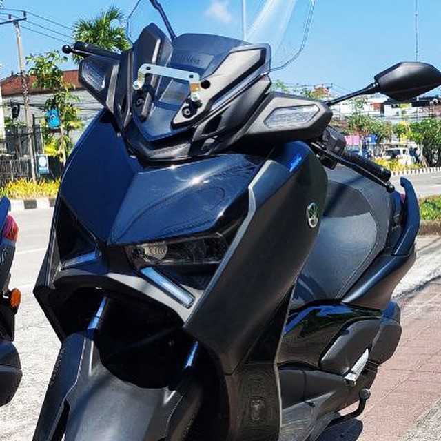 Yamaha XMAX 250 photo 3 Iron Rent Bali
