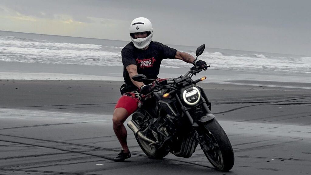 Motorcycle Photo Tour to Black Beach — Photo stop