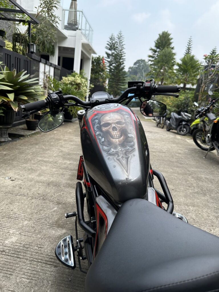 Honda Rebel 500 Skull Black photo 7 Iron Rent Bali