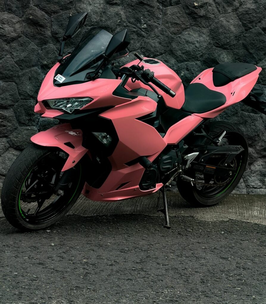 Kawasaki Ninja 250 Pink photo 4 Iron Rent Bali