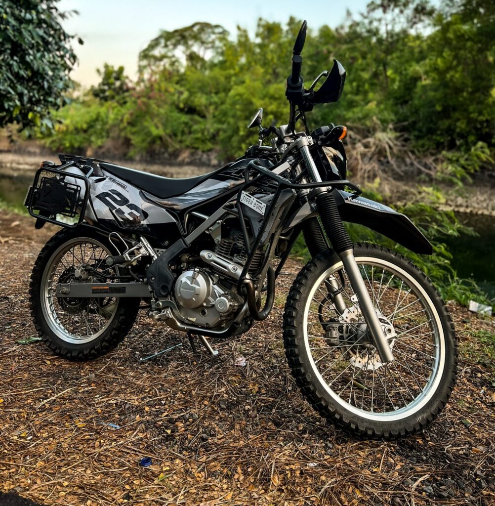 Kawasaki KLX 230 Gray photo 3 Iron Rent Bali