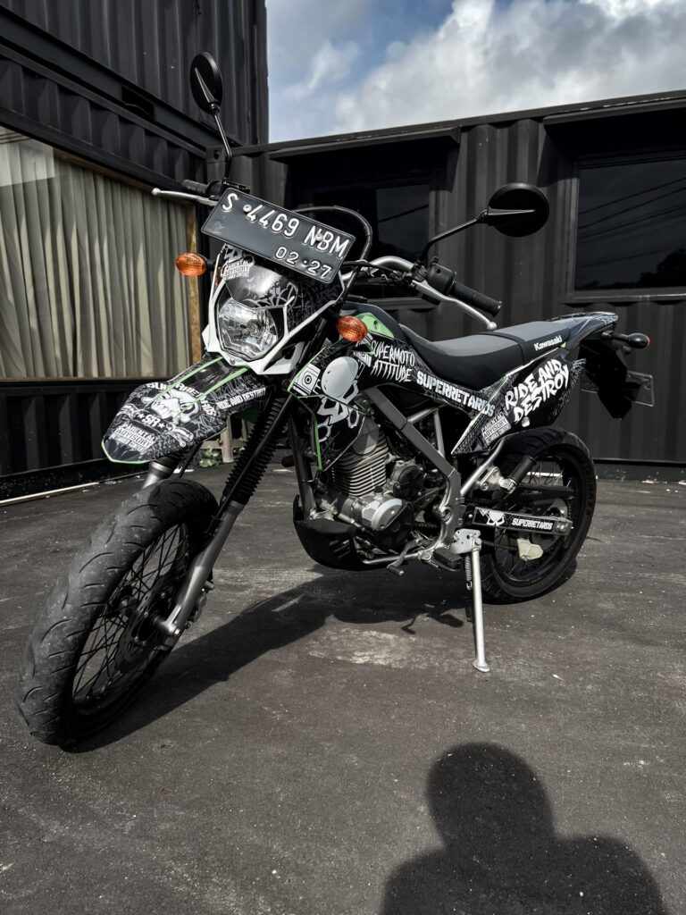 Kawasaki KLX 150 Green photo 5 Iron Rent Bali