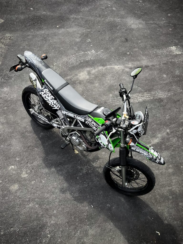 Kawasaki KLX 150 Green photo 3 Iron Rent Bali