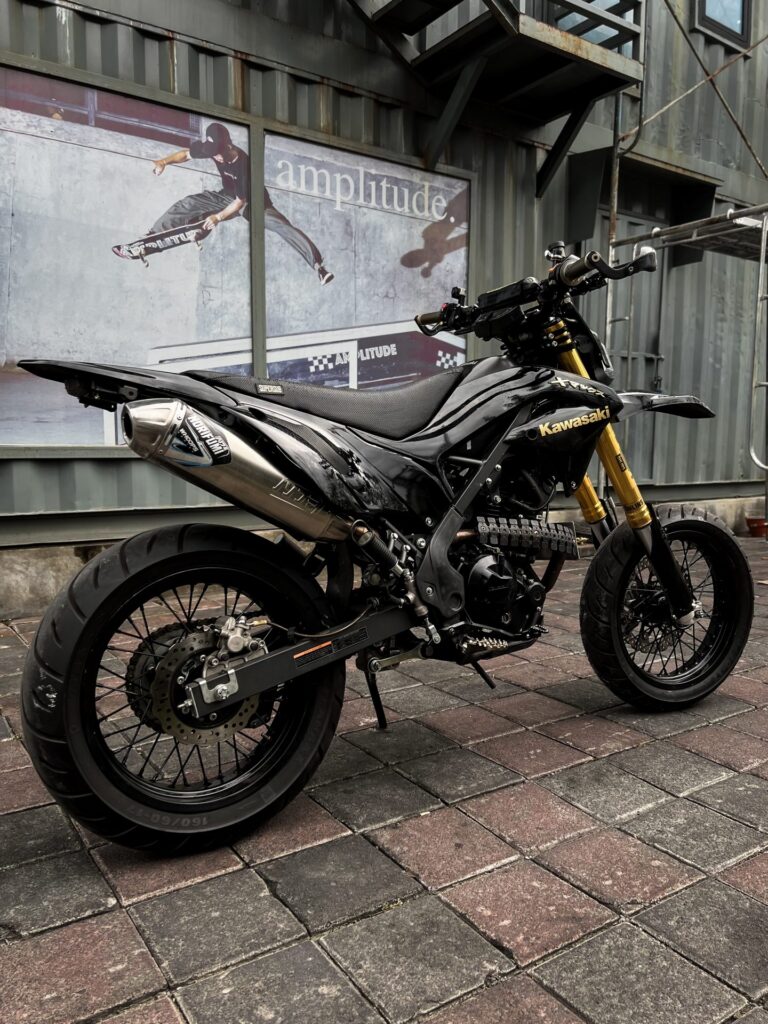 Kawasaki KLX 230 SM SE photo 5 Iron Rent Bali