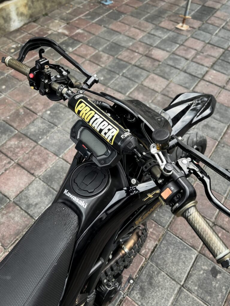 Kawasaki KLX 230 SM SE photo 2 Iron Rent Bali