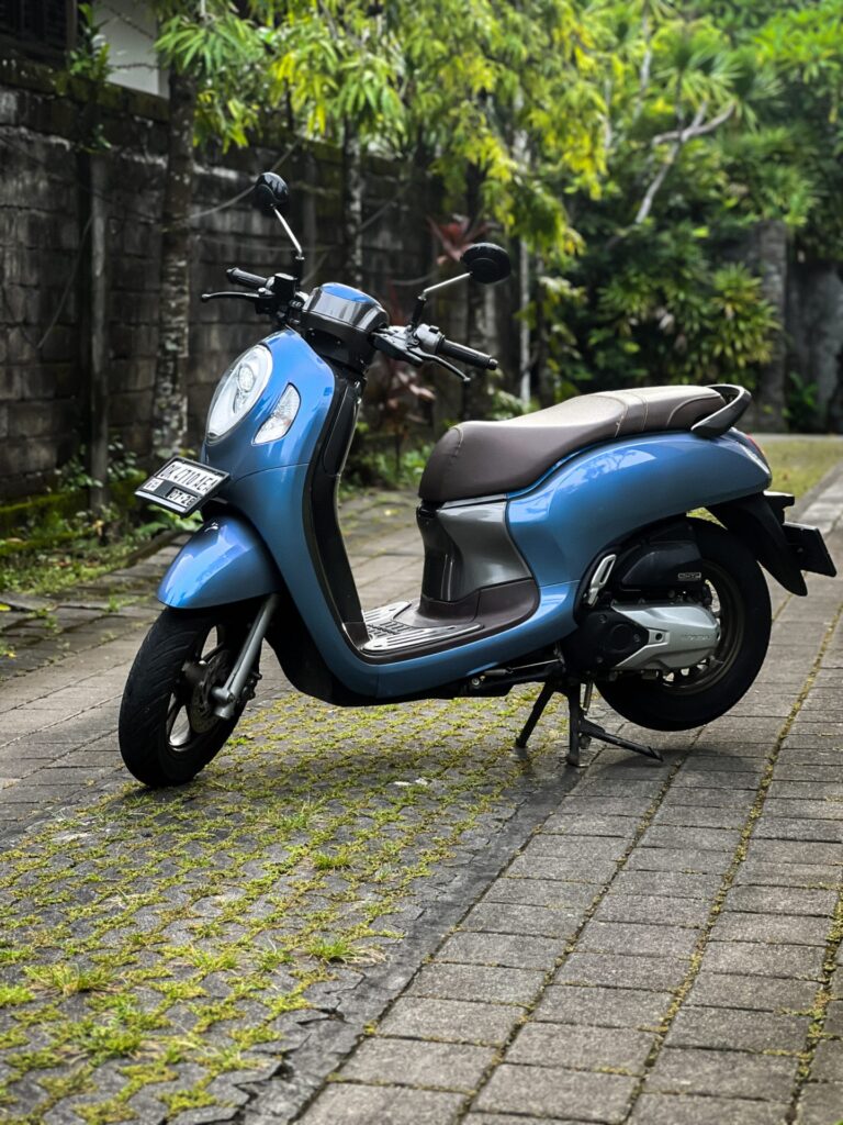 Honda Scoopy Blue rental Bali