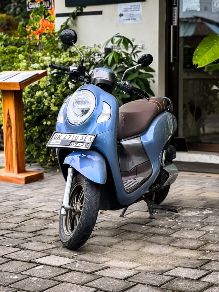 Honda Scoopy Blue photo 2 Iron Rent Bali