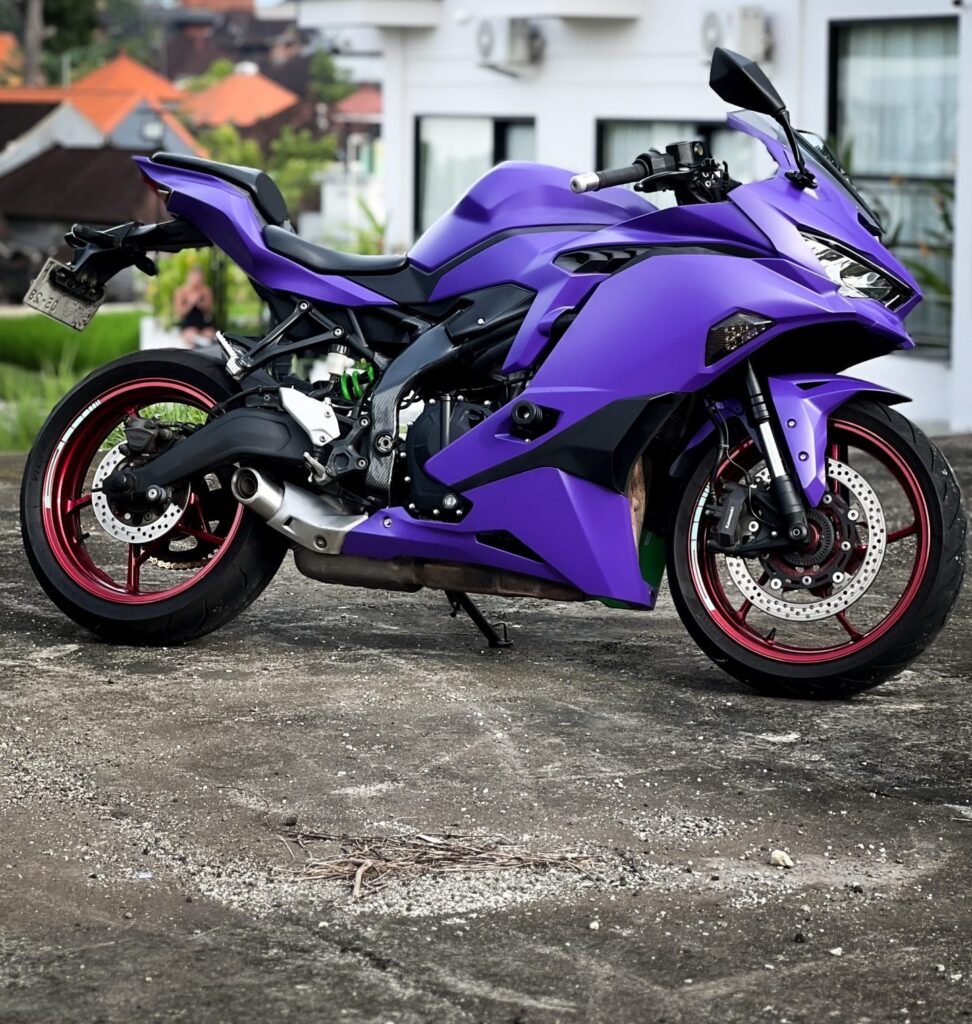 Kawasaki Ninja ZX-25RR Purple photo 3 Iron Rent Bali