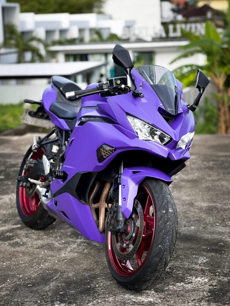 Kawasaki Ninja ZX-25RR Purple photo 7 Iron Rent Bali