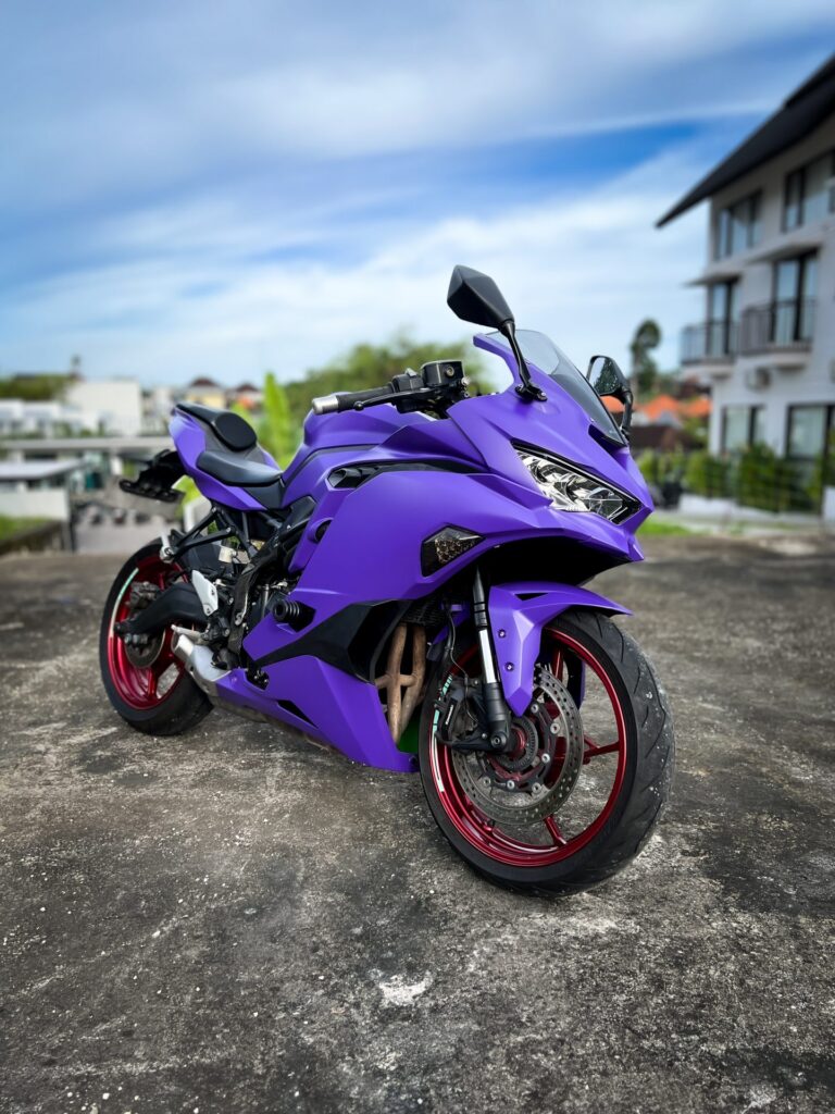 Kawasaki Ninja ZX-25RR Purple photo 5 Iron Rent Bali