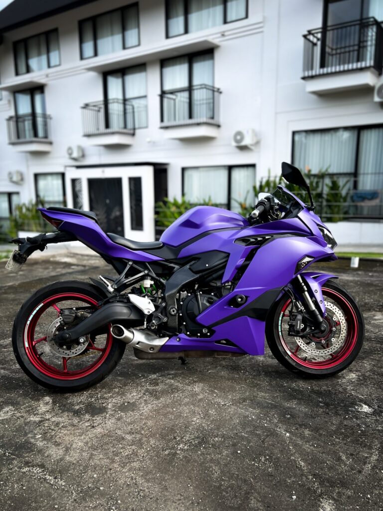 Kawasaki Ninja ZX-25RR Purple photo 6 Iron Rent Bali