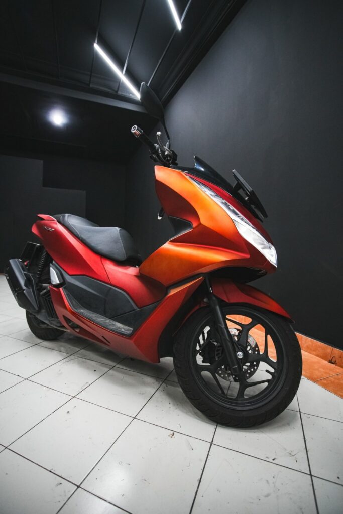 Honda PCX 160 Red photo 2 Iron Rent Bali