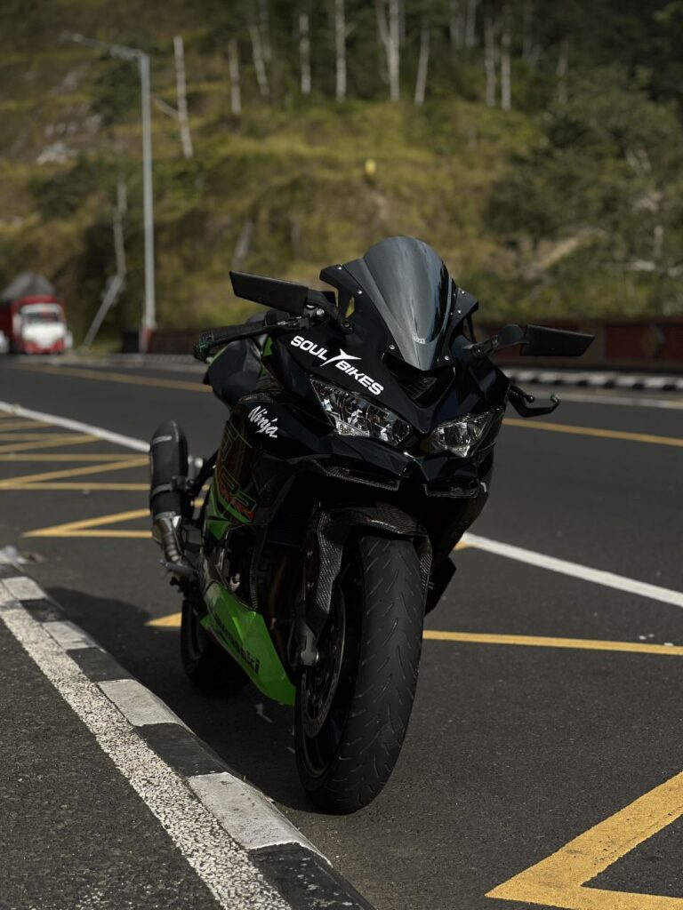 Kawasaki Ninja ZX-25RR Black photo 2 Iron Rent Bali