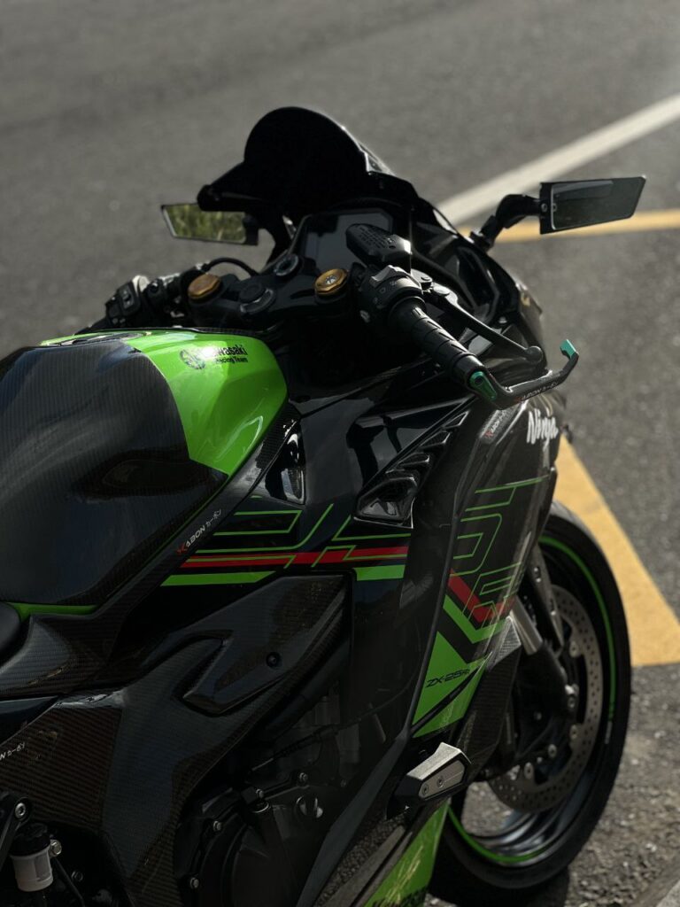 Kawasaki Ninja ZX-25RR Black photo 6 Iron Rent Bali