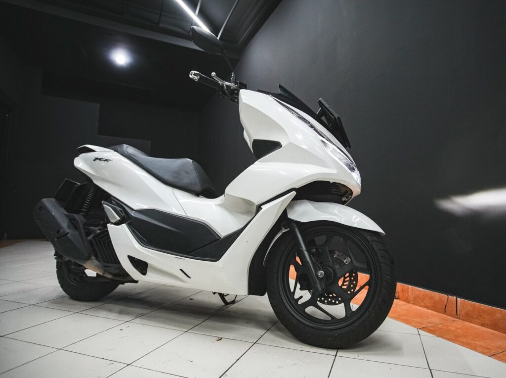 Honda PCX 160 White rental Bali