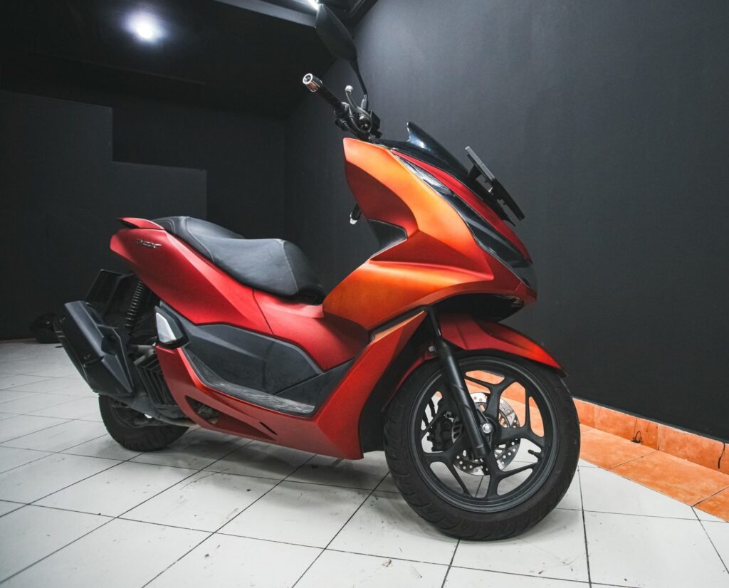 Honda PCX 160 Red photo 3 Iron Rent Bali