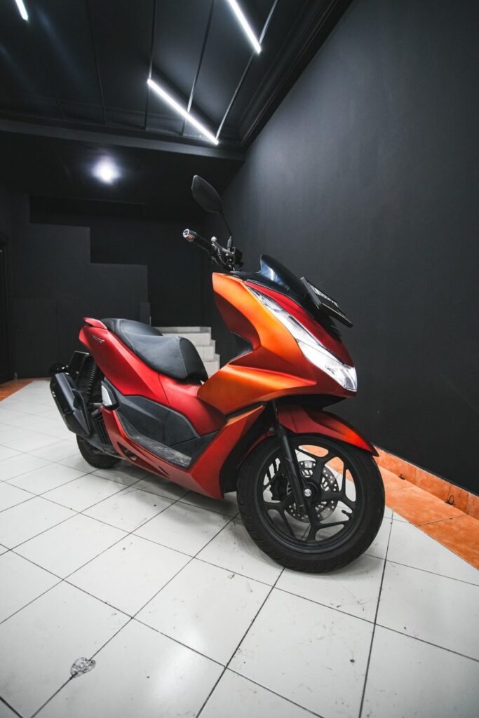 Honda PCX 160 Red photo 4 Iron Rent Bali