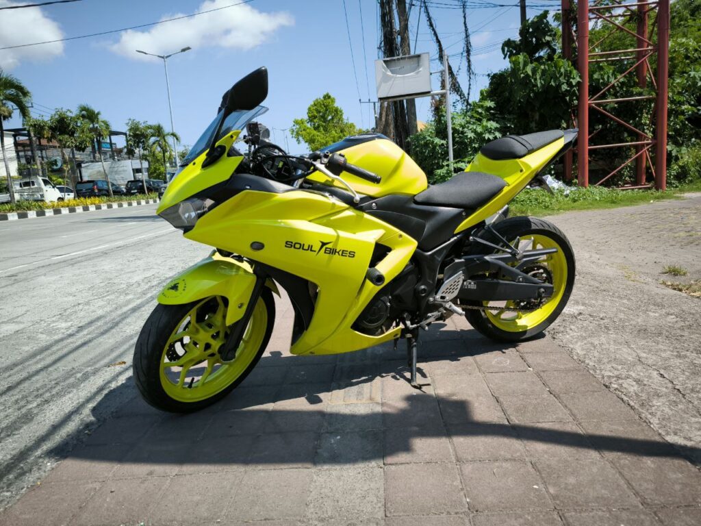 Yamaha YZF-R25 Yellow photo 5 Iron Rent Bali
