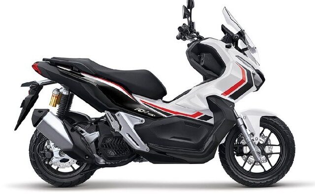 Honda ADV 150 — second view