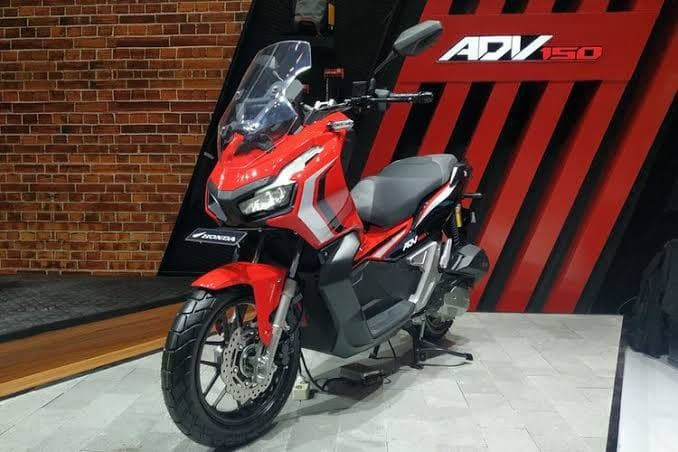 Honda ADV 160 2026 Red — second view