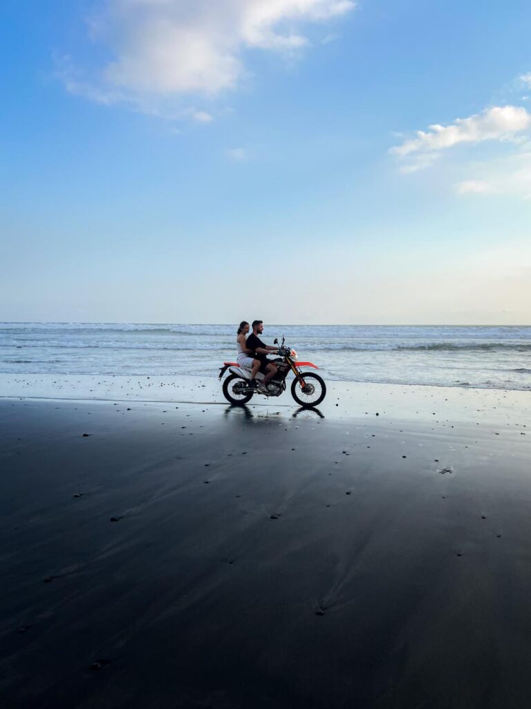 Dirt Bike Tour to Black Beach (KLX 230) — Coast road
