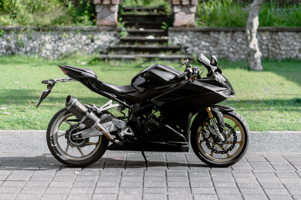 Honda CBR250RR Black Iron Rent Bali