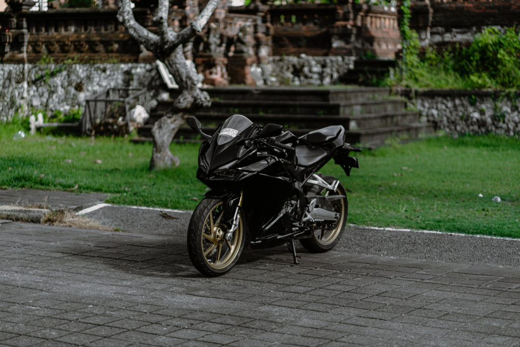 Honda CBR250RR Black photo 6 Iron Rent Bali
