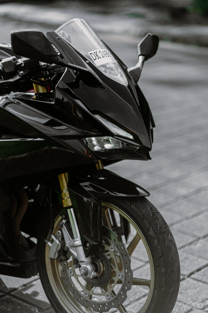 Honda CBR250RR Black photo 5 Iron Rent Bali