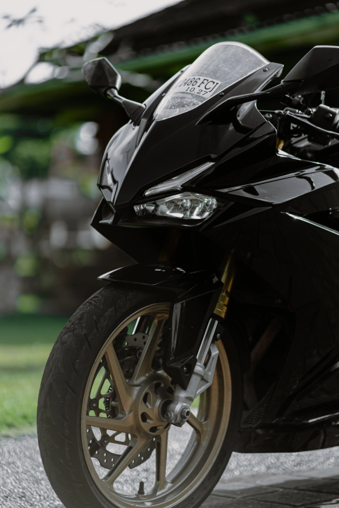 Honda CBR250RR Black photo 4 Iron Rent Bali
