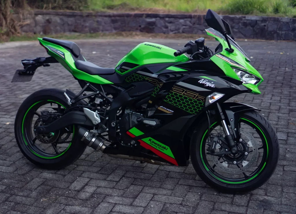 Kawasaki Ninja ZX-25R SE photo 2 Iron Rent Bali